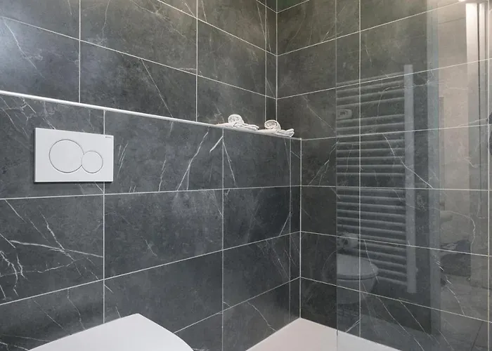 Le Carre Dor - Confort -hyper Centre - Menton